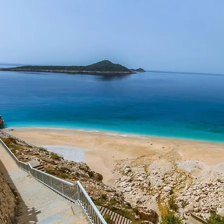 Aristos Villa *