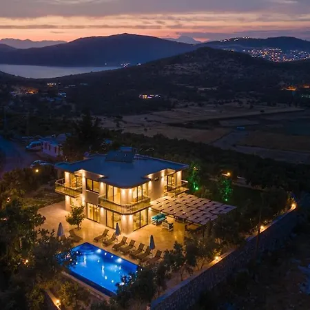 Aristos Villa